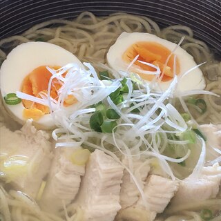 インスタントラーメンをそれっぽい鶏ソバに(^_^)